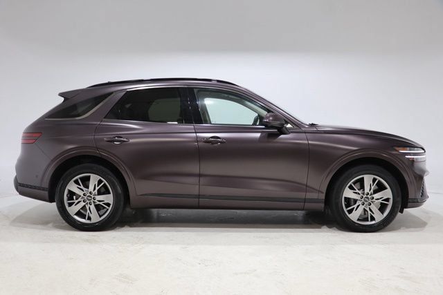 Used 2023 Genesis GV70 3.5T Sport w/ Sport Advanced Package AWD/4WD image 9