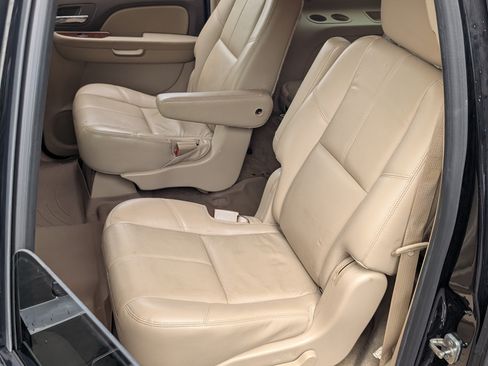 Used 2014 GMC Yukon XL SLT RWD image 18
