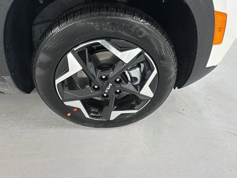 New 2026 Kia Seltos S image 9