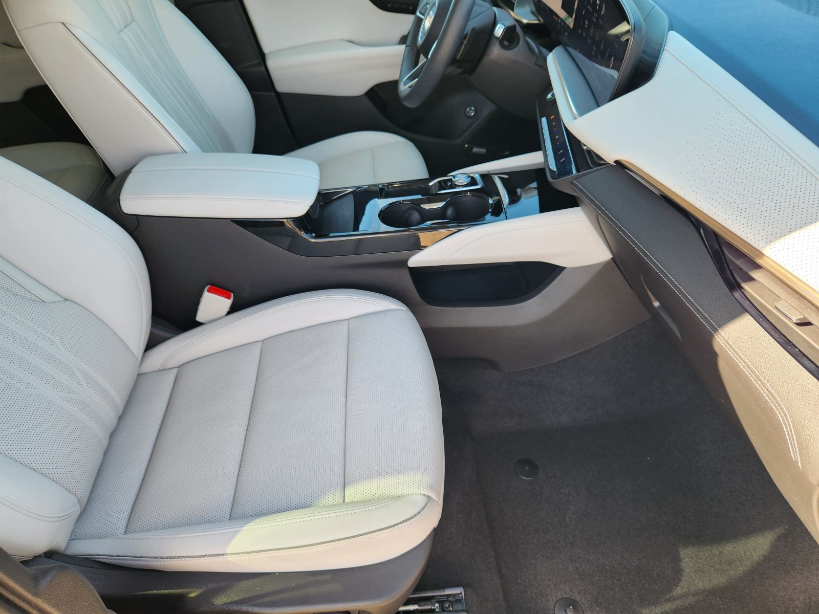 Used 2024 Buick Envision Avenir AWD/4WD image 22