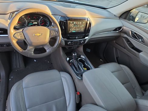 Used 2019 Chevrolet Traverse LT image 15