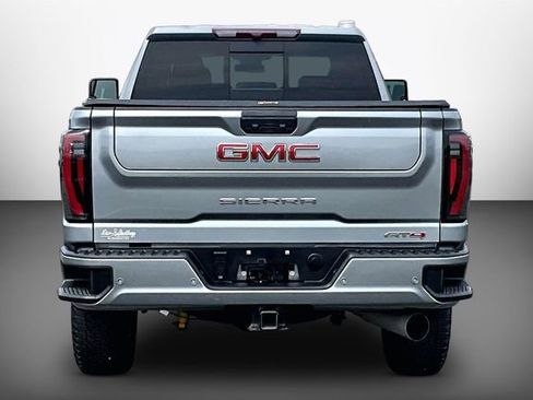 Used 2024 GMC Sierra 2500 AT4 w/ AT4 Preferred Package AWD/4WD image 4