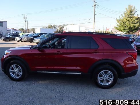 Used 2024 Ford Explorer XLT image 9