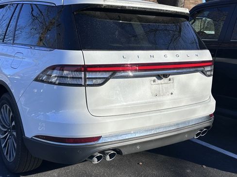 Used 2022 Lincoln Aviator Reserve w/ Elements Package Plus image 8