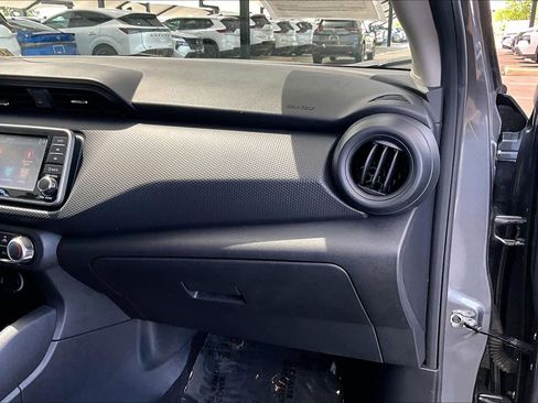 Used 2023 Nissan Kicks S FWD image 18