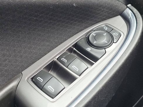 Used 2017 Chevrolet Malibu LT FWD image 25