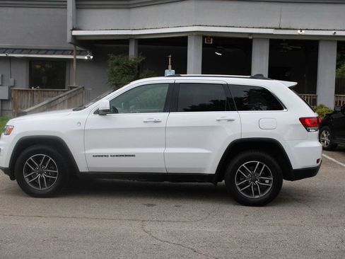 Used 2020 Jeep Grand Cherokee Laredo w/ Quick Order Package 2BN North AWD/4WD image 4