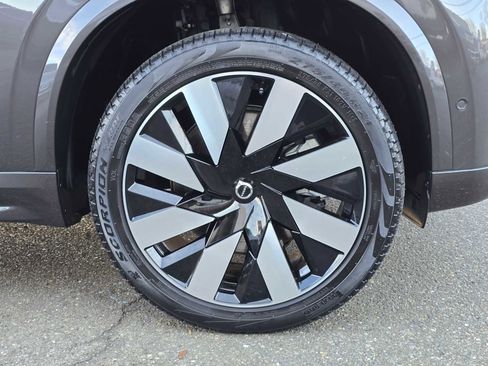 Used 2023 Volvo XC90 T8 Ultimate w/ Protection Package Premier image 9