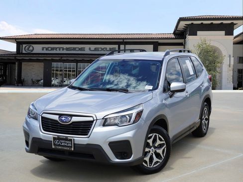 Used 2020 Subaru Forester Premium AWD/4WD image 1
