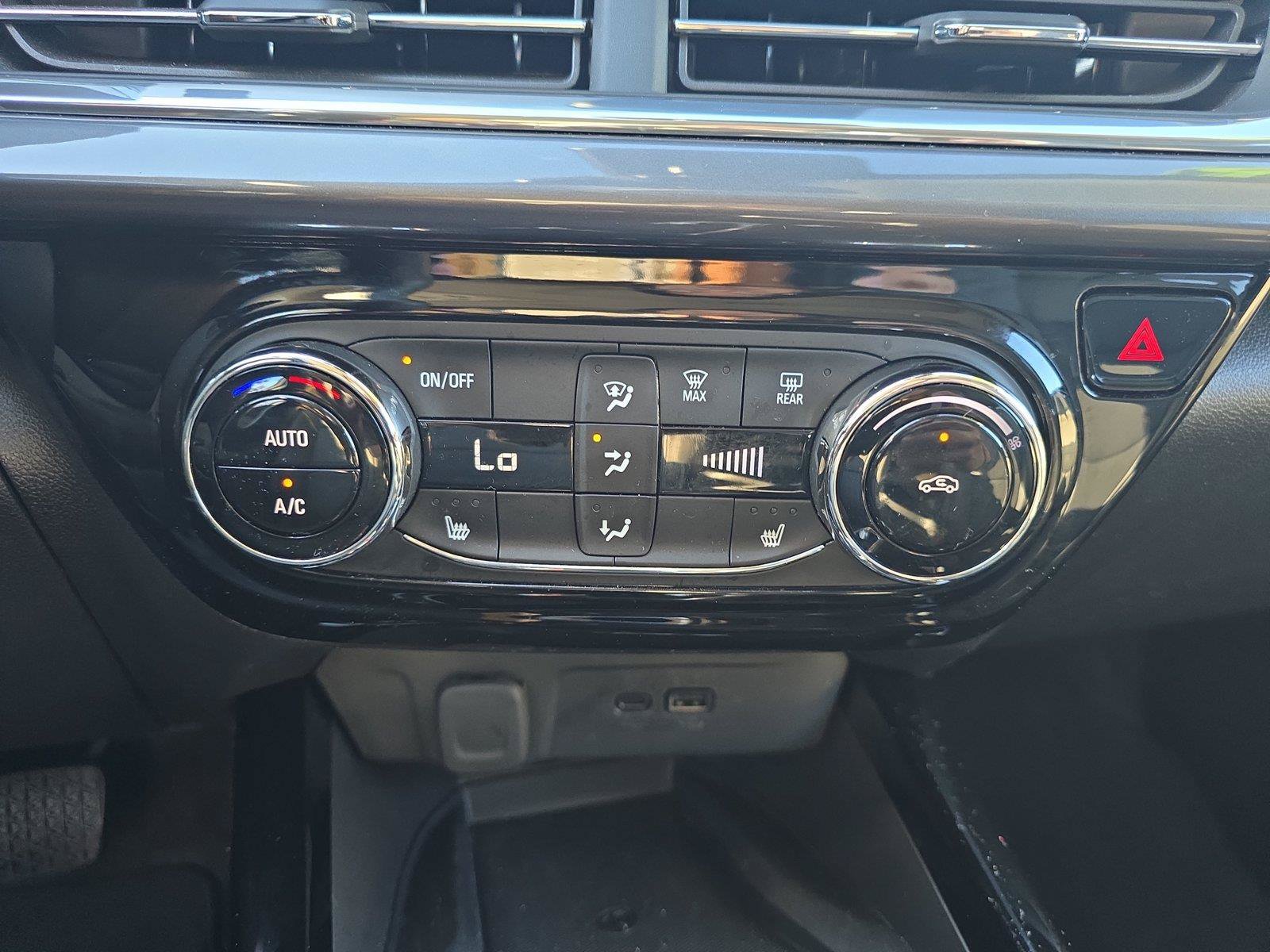 Used 2026 Chevrolet Trax ACTIV w/ Sunroof Package FWD image 17