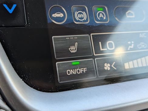 Used 2023 Subaru Outback Premium AWD/4WD image 28