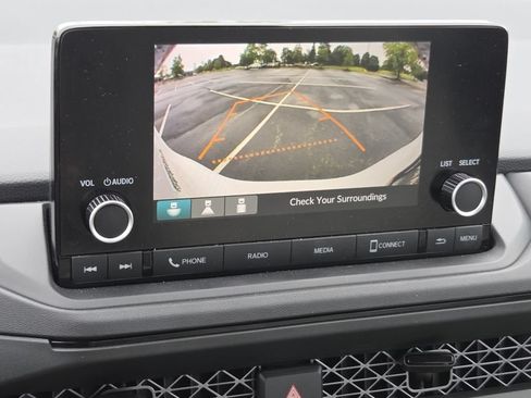 Certified 2025 Honda Accord LX image 9