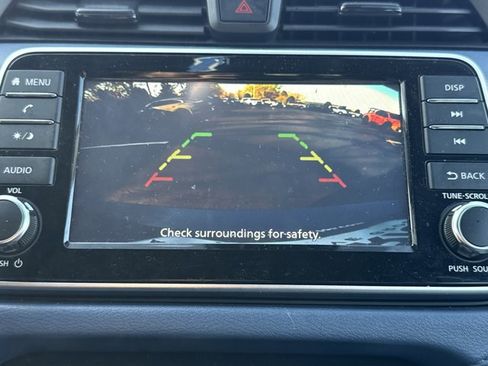 Used 2025 Nissan Versa SV w/ Trunk Package image 5