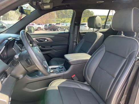 Used 2022 Chevrolet Traverse Premier image 15