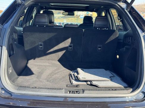 Used 2021 Ford Edge ST-Line image 4