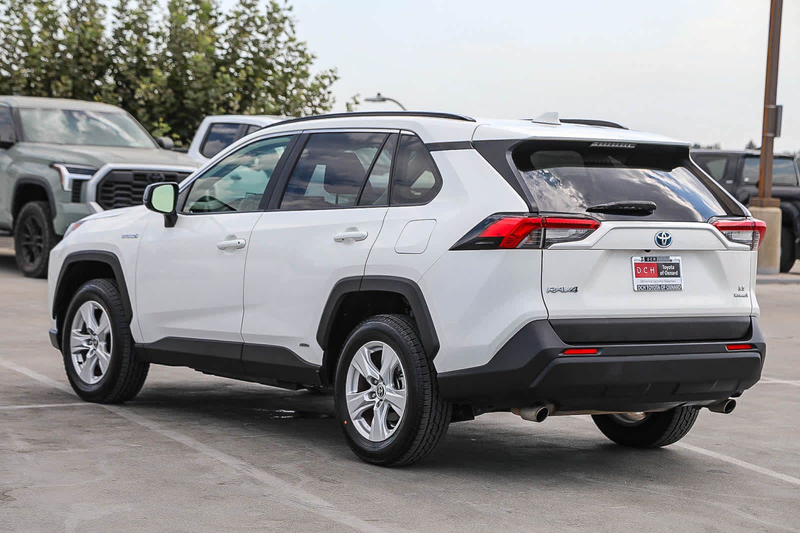 Used 2021 Toyota RAV4 LE AWD/4WD image 7