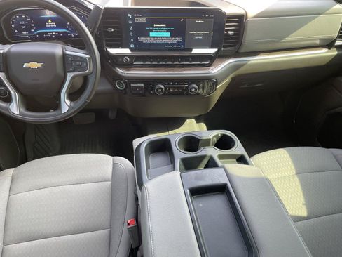Used 2024 Chevrolet Silverado 1500 LT AWD/4WD image 20