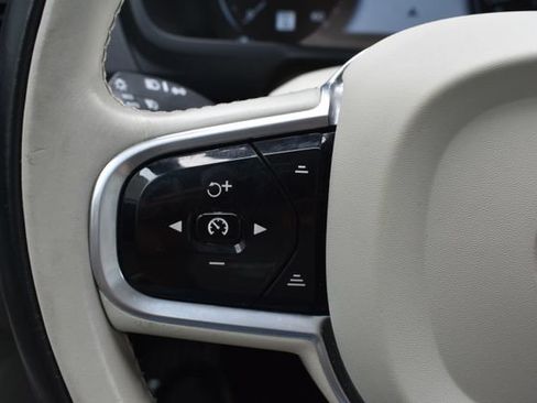 Used 2017 Volvo XC90 T6 Momentum w/ Convenience Package AWD/4WD image 23