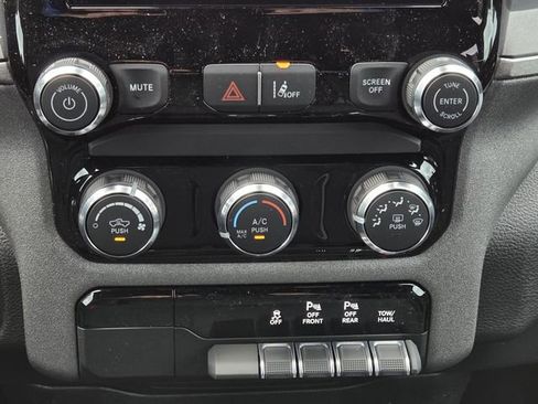 New 2026 RAM 1500 Express AWD/4WD image 16