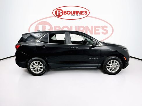 Used 2022 Chevrolet Equinox LT w/ Driver Convenience Package AWD/4WD image 11