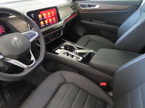 New 2025 Volkswagen Atlas SEL image 23