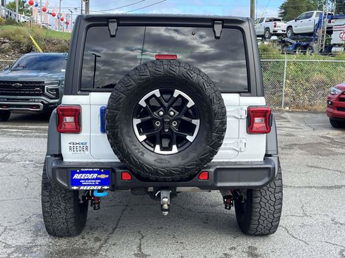 Used 2025 Jeep Wrangler Unlimited Rubicon 4xe w/ Convenience Group AWD/4WD image 7