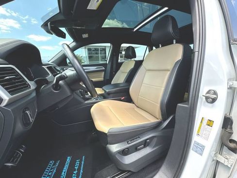 Used 2021 Volkswagen Atlas Cross Sport SEL R-Line FWD image 20