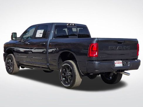 New 2026 RAM 2500 Laramie AWD/4WD image 18