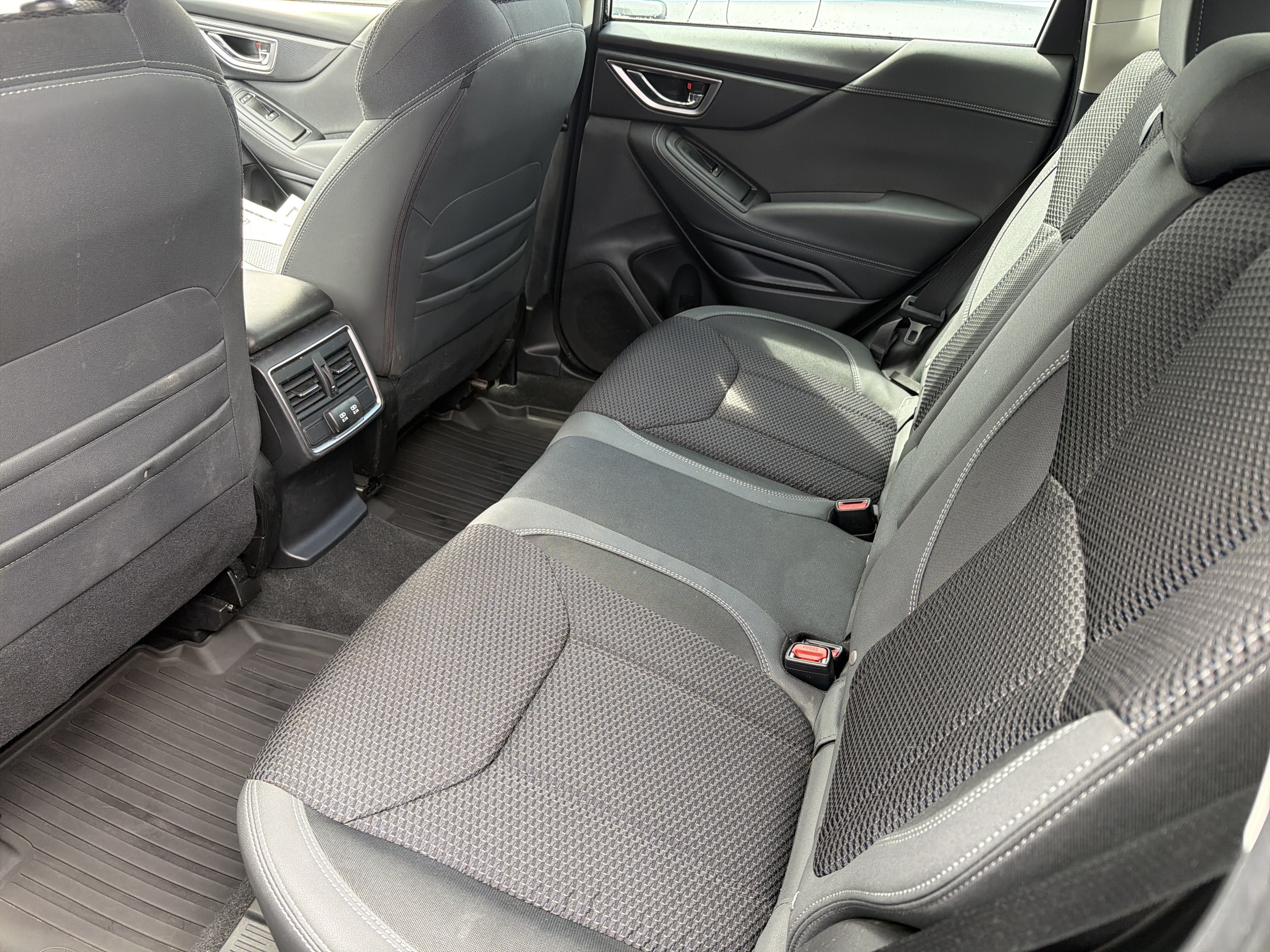Used 2023 Subaru Forester Premium AWD/4WD image 25