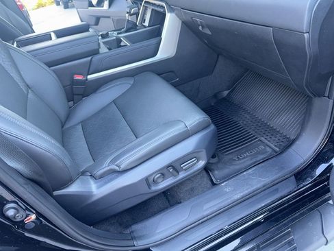 Used 2025 Toyota Tundra Limited image 12