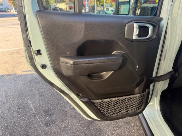 Used 2023 Jeep Wrangler Unlimited w/ Cold Weather Group AWD/4WD image 14