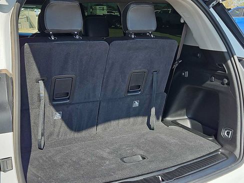 Used 2022 Jeep Grand Cherokee L Limited w/ Black Appearance Package RWD image 23