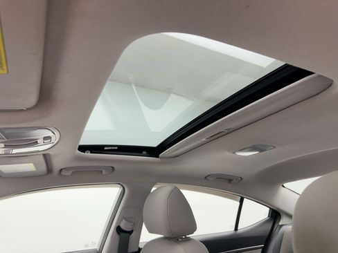 Used 2018 Hyundai Elantra Value Edition image 16