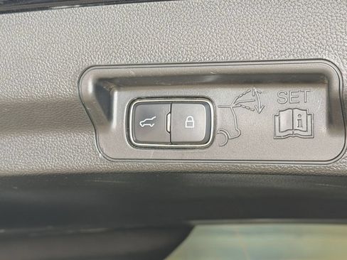 Used 2024 Ford Explorer XLT w/ Equipment Group 202A RWD image 23