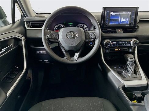 Used 2021 Toyota RAV4 XLE image 21