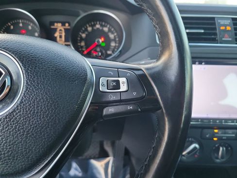 Used 2017 Volkswagen Jetta SE image 21