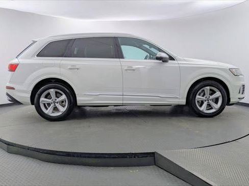 Used 2023 Audi Q7 2.0T Premium Plus w/ Premium Plus Package AWD/4WD image 9
