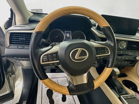Used 2021 Lexus RX 350L Premium w/ Premium Package AWD/4WD image 17