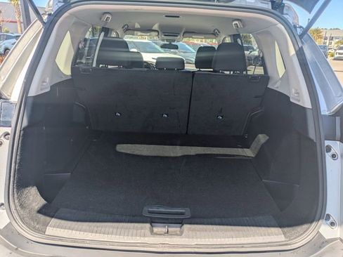 Used 2023 Nissan Rogue SV image 12