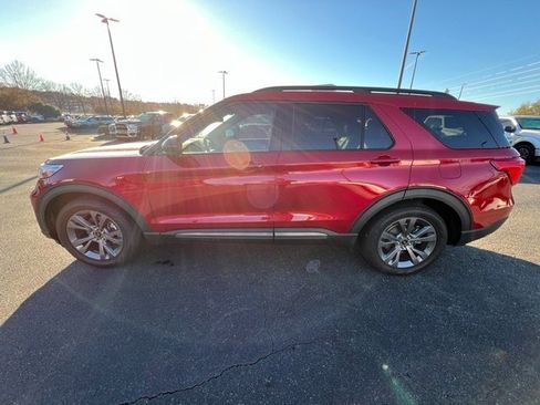 Used 2023 Ford Explorer XLT w/ Equipment Group 202A image 7
