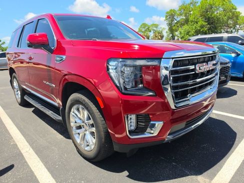 Used 2023 GMC Yukon SLT w/ SLT Premium Package RWD image 3