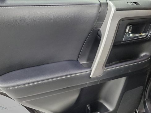 Used 2022 Toyota 4Runner SR5 Premium w/ Moonroof Package AWD/4WD image 6
