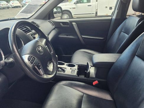 Used 2013 Toyota Highlander SE AWD/4WD image 8