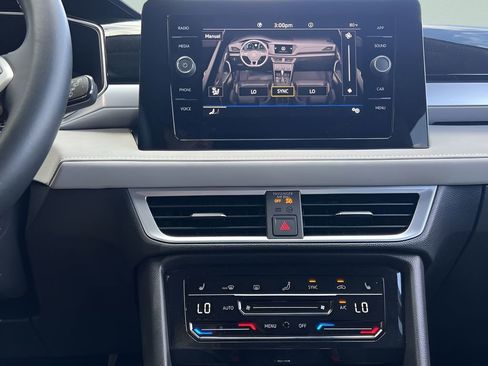 Used 2025 Volkswagen Taos SE image 19