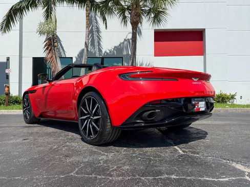 Used 2020 Aston Martin DB11 Volante RWD image 16