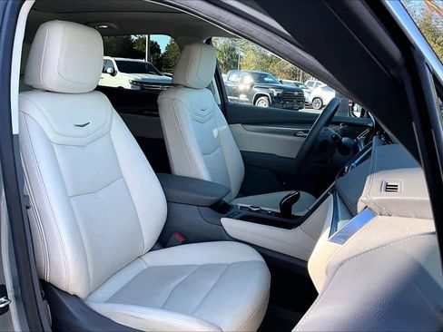 Used 2023 Cadillac XT5 Premium Luxury w/ Technology Package image 9