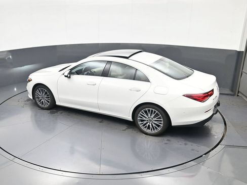 Used 2022 Mercedes-Benz CLA 250 4MATIC image 31