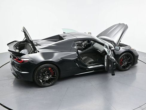 Used 2025 Chevrolet Corvette Z06 RWD image 48