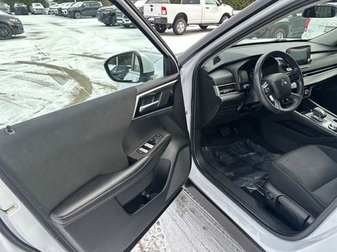 Used 2022 Mitsubishi Outlander ES image 28