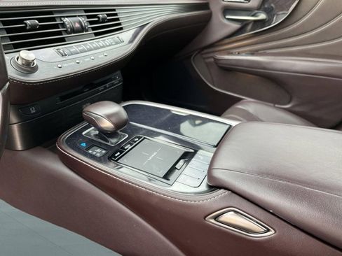 Used 2018 Lexus LS 500 w/ Interior Upgrade Package RWD image 18